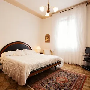 Habitación en casa particular Cavour, Nearby Cinqueterre, La Spezia